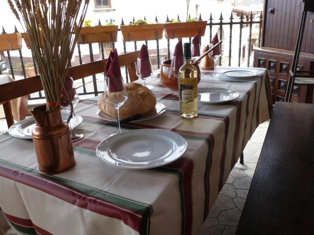 Hostal Ezkurra Luaran gambar